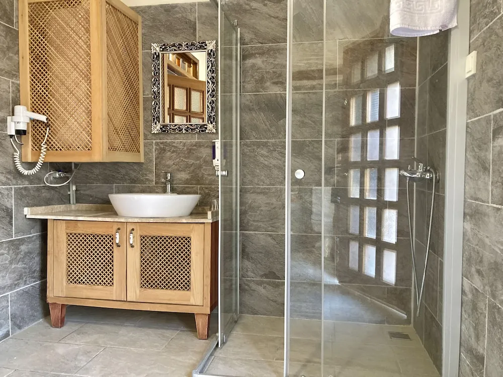 Deluxe Oda, Deniz veya Dag Manzarali, Jakuzili