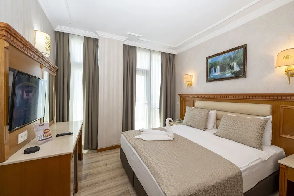 Family Oda, Teras, Kısmi Deniz Manzaralı