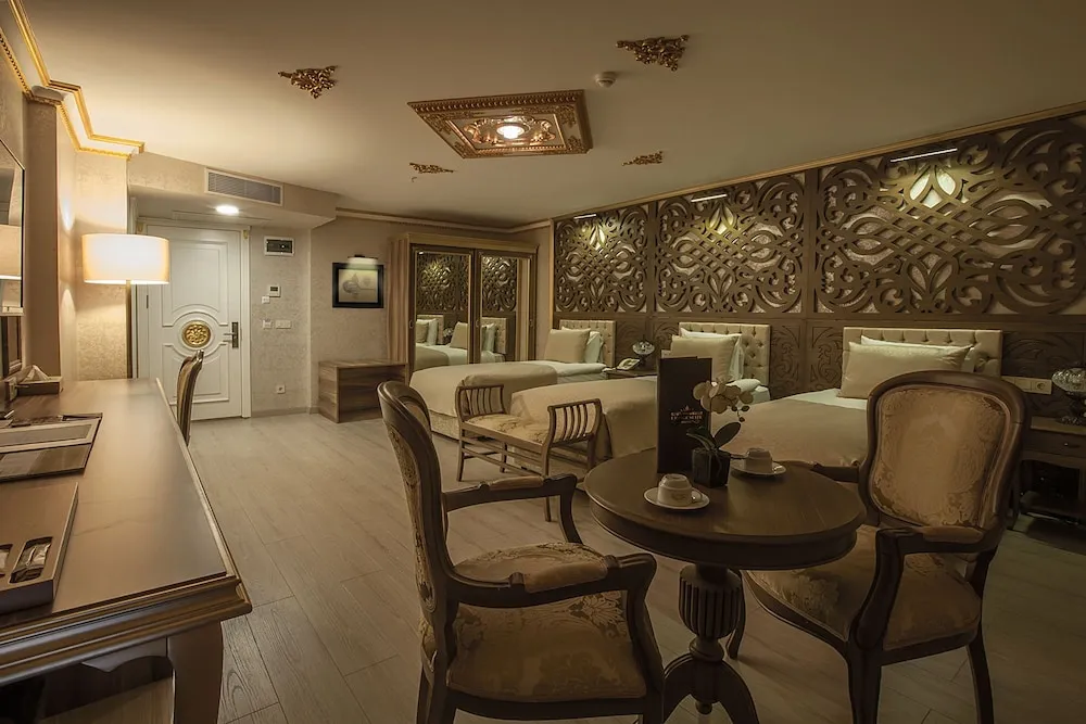 Deluxe Üç Kişilik Oda