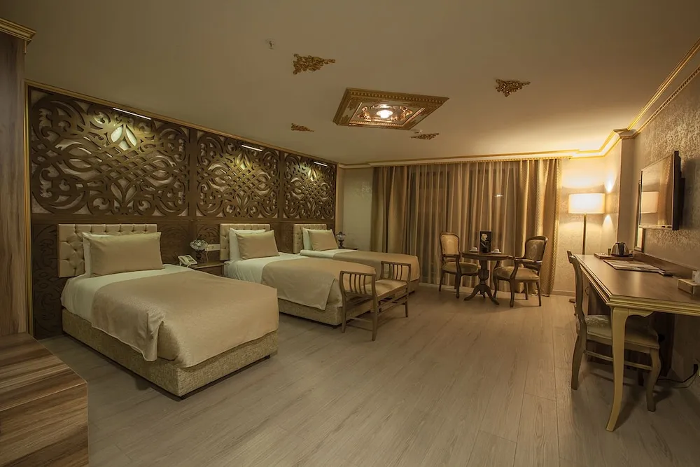 Deluxe Üç Kişilik Oda
