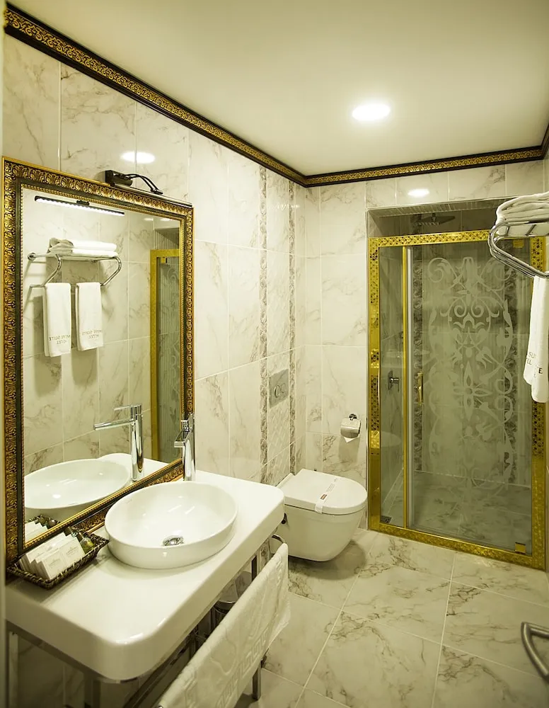 Deluxe Üç Kişilik Oda