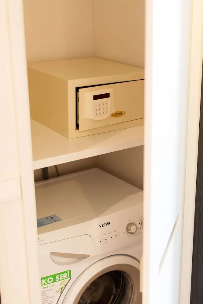 Economy Suite