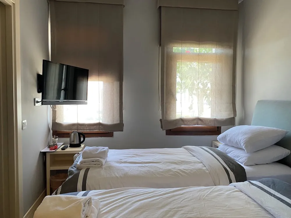 Standard Tek Büyük veya İki Ayrı Yataklı Oda