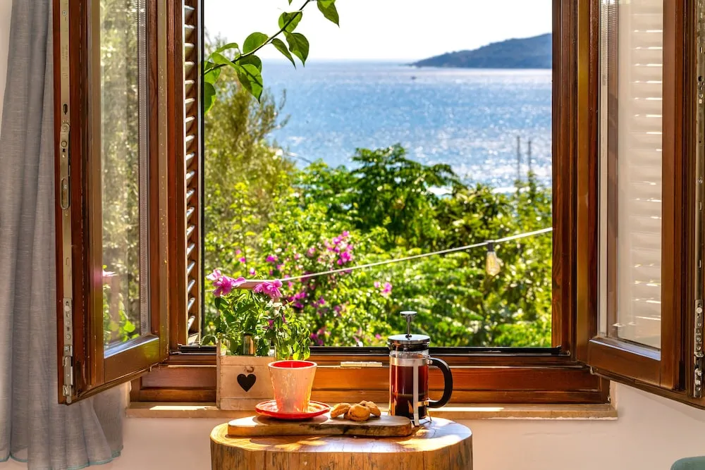 Deluxe Tek Büyük Yataklı Oda, Deniz Manzaralı