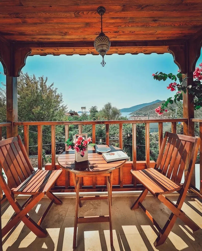 Honeymoon Tek Büyük Yataklı Oda, Balkon, Deniz Manzaralı