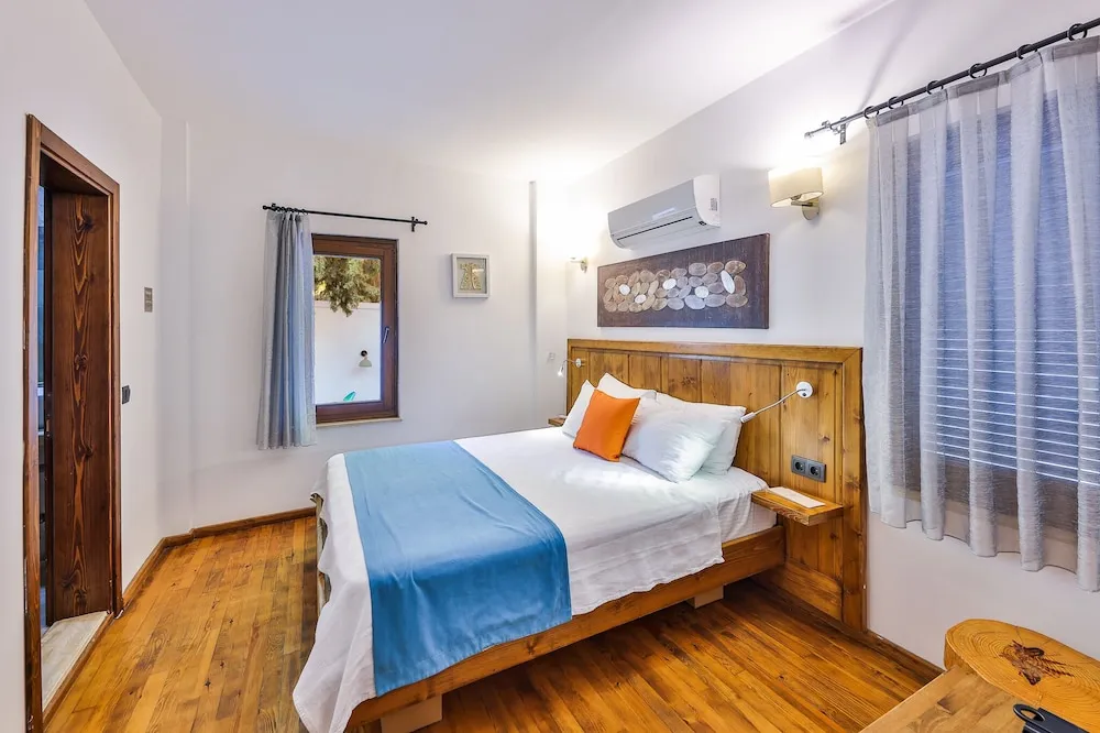 Deluxe Tek Büyük Yataklı Oda, Bahçe Manzaralı