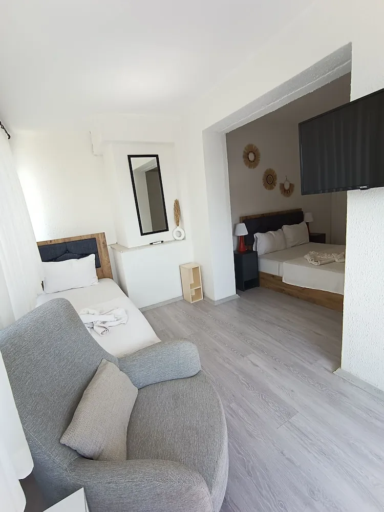 Comfort Triple Room with Sea View