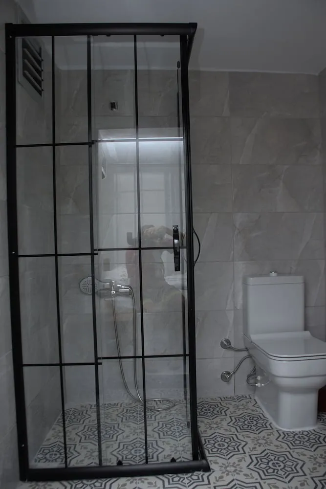 Standard Tek Büyük Yataklı Oda, Bahçe Manzaralı