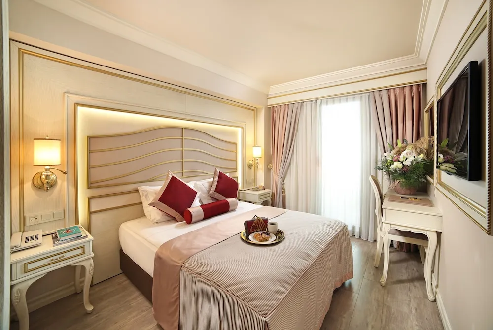 Deluxe Tek Büyük veya İki Ayrı Yataklı Oda, 1 En Büyük (King) Boy Yatak, Balkon, Şehir Manzaralı