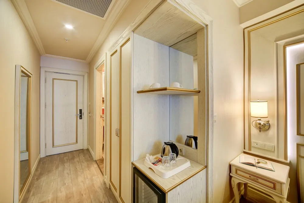 Deluxe Tek Büyük veya İki Ayrı Yataklı Oda, 1 En Büyük (King) Boy Yatak, Balkon, Şehir Manzaralı