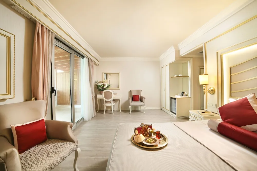 Deluxe Büyük Yataklı Tek Kişilik Oda, 1 En Büyük (King) Boy Yatak, Balkon, Şehir Manzaralı