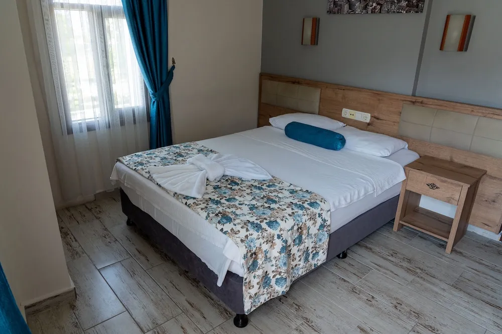 Standard Tek Büyük Yataklı Oda