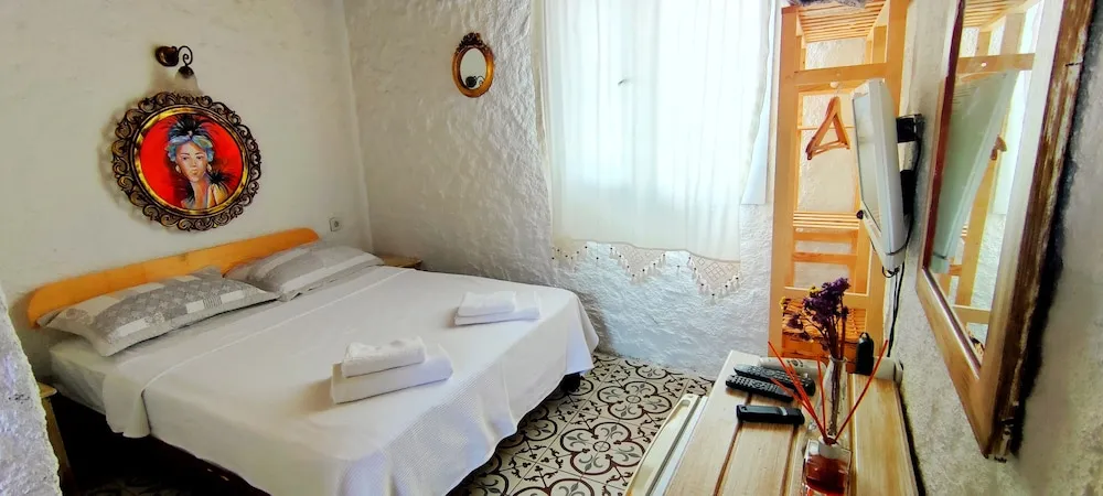 Standard Tek Büyük Yataklı Oda