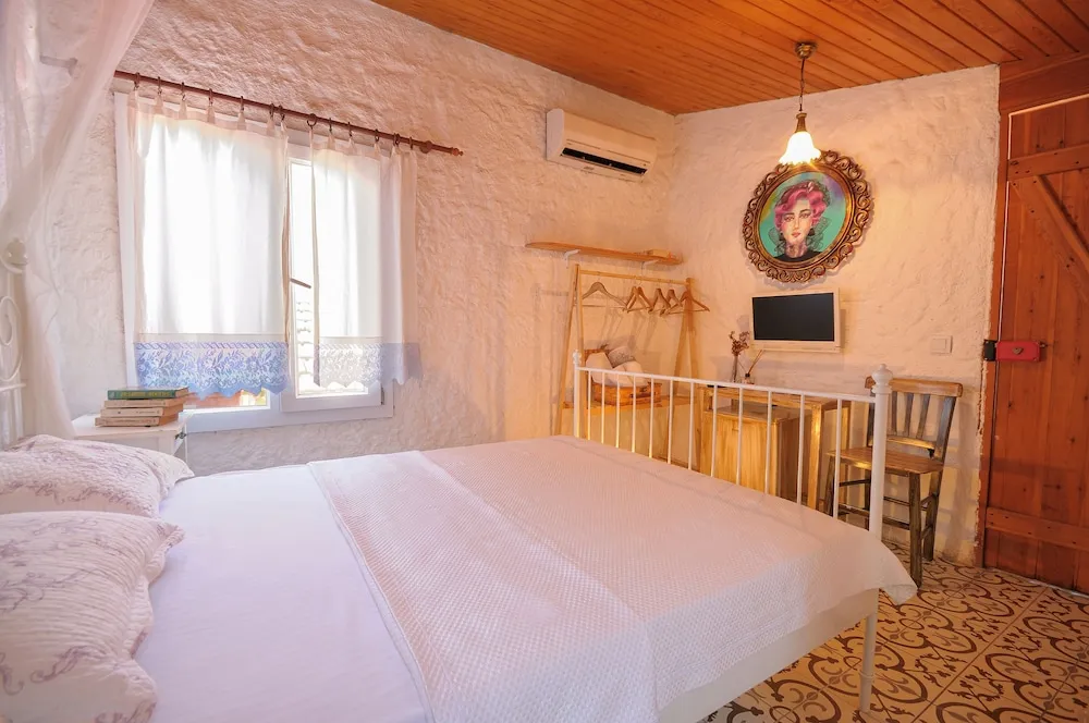 Standard Tek Büyük Yataklı Oda