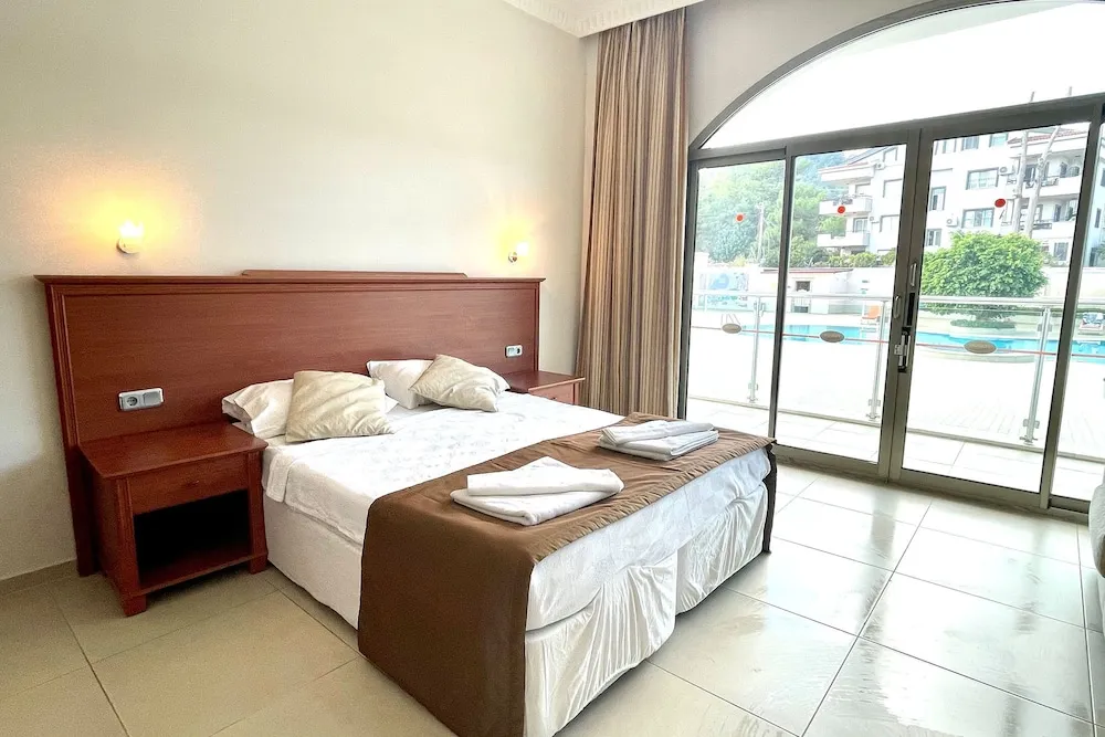 Tek Büyük Yataklı Oda