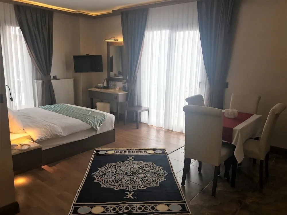 Standard Oda, Küçük Mutfak, Göl Manzaralı