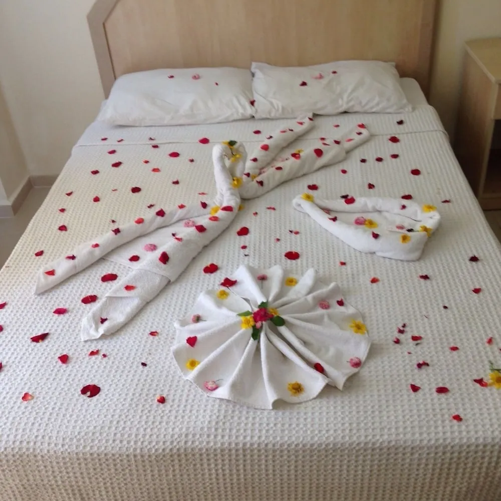 Büyük Yataklı Tek Kişilik Oda