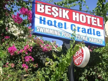 Besik Hotel