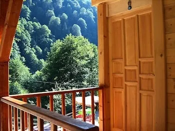 Ayder Bulut Dag Evi