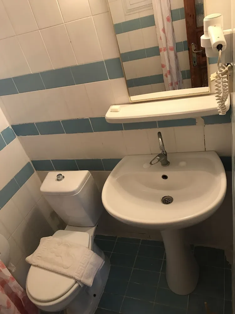 Tek Büyük Yataklı Oda, Balkon