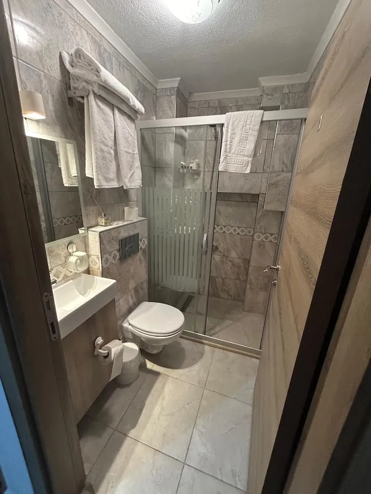 Economy Double Room, Basement, No View