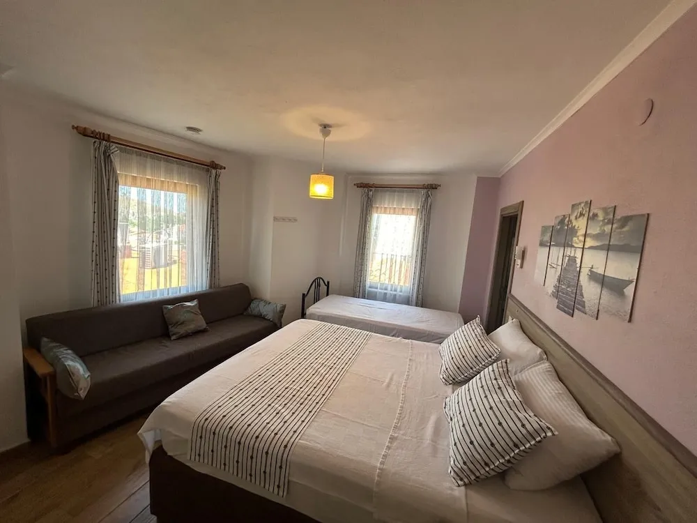 Deluxe Dört Kişilik Oda