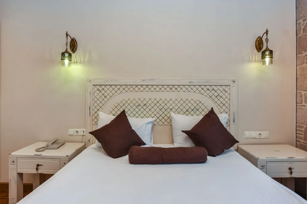 Deluxe Tek Büyük Yataklı Oda, 1 Yatak Odası, Bahçe Manzaralı