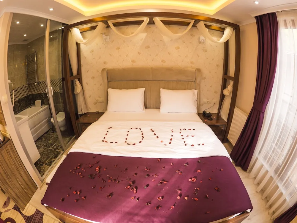 Honeymoon Room, 1 Çift Kişilik Yatak