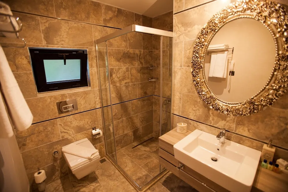 Deluxe Tek Büyük Yataklı Oda, Bahçe Manzaralı