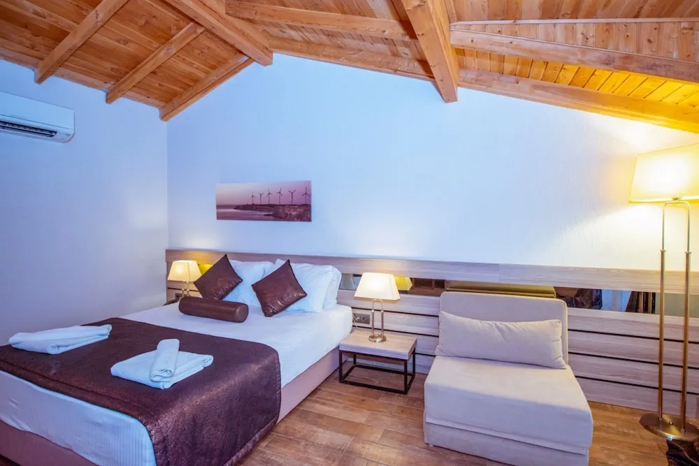 Deluxe Tek Büyük Yataklı Oda, Bahçe Manzaralı