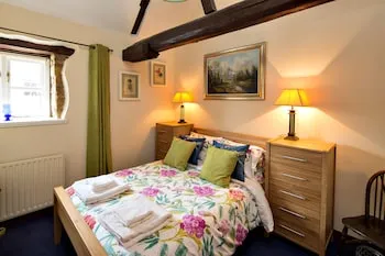 River Nene Cottages
