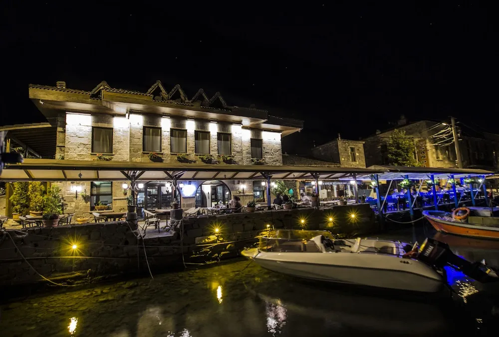 Assos Behram Hotel - Özel Sınıf - Yetişkin Oteli