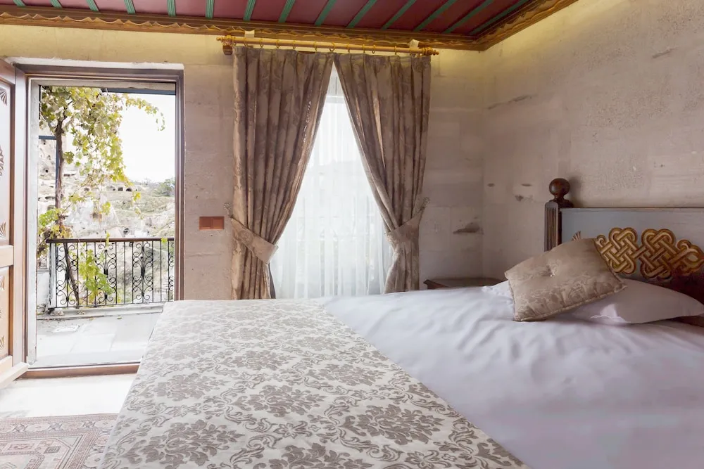 Tek Büyük Yataklı Oda, Vadi Manzaralı