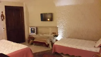 Hermes Cave Hotel