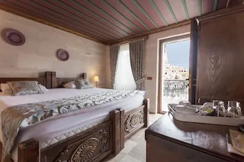 Hermes Cave Hotel