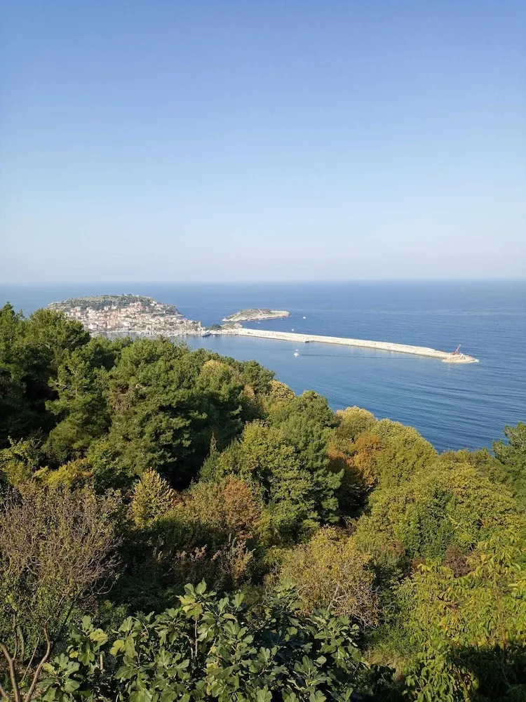 Üç Kişilik Oda, Deniz Manzaralı