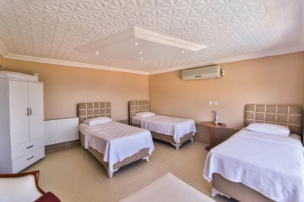 Dört Kişilik Oda, Deniz Manzaralı