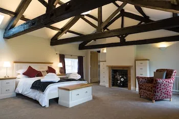 Characterful Couples Getaway in a Country Estate