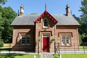 Luxury Lodge With Garden in a Grade II' Listed Estate