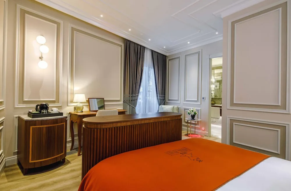 Deluxe King Room