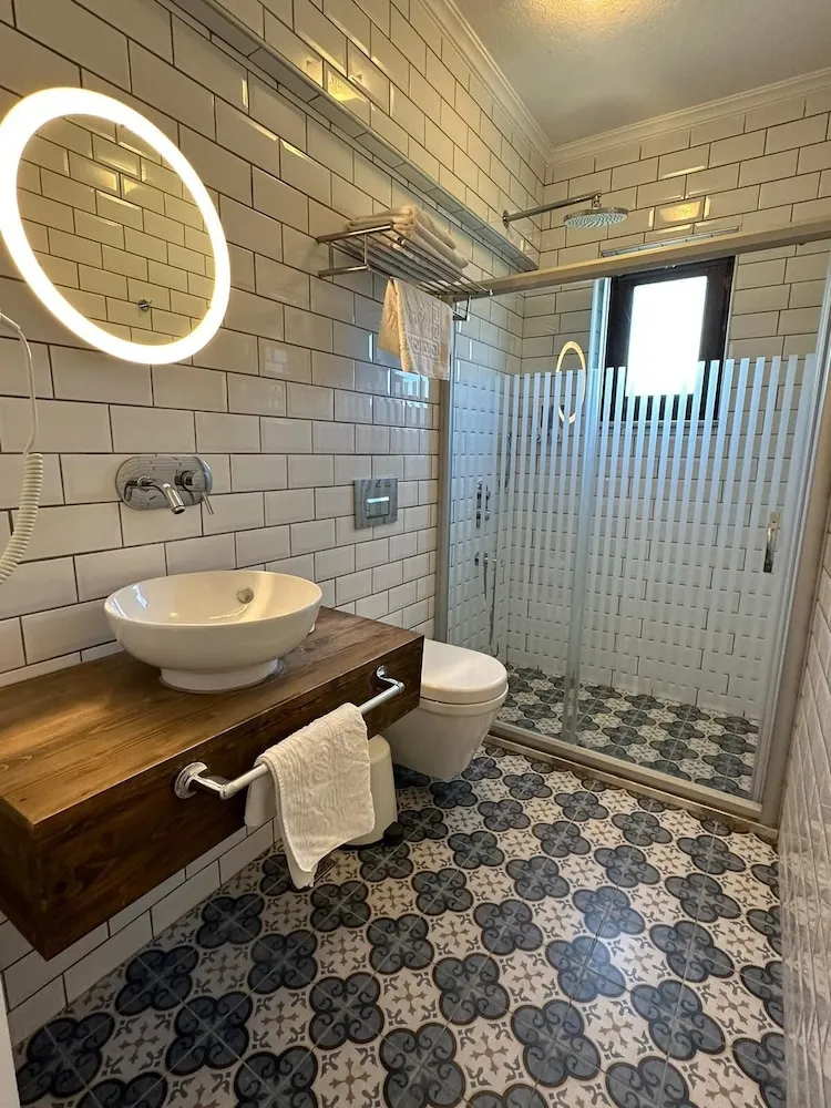 Standard Tek Büyük veya İki Ayrı Yataklı Oda