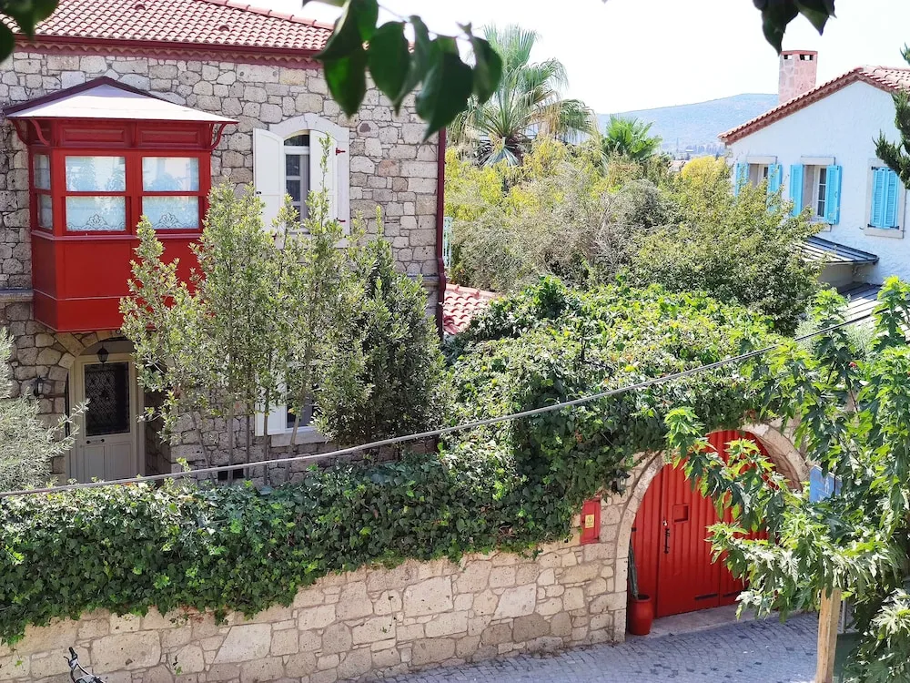 Standard Oda, 1 Büyük (Queen) Boy Yatak, Sigara İçilmez, Şehir Manzaralı