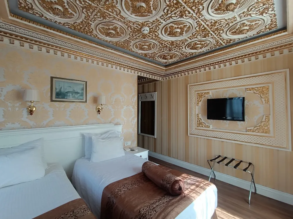 Standard Tek Büyük veya İki Ayrı Yataklı Oda (Extra Bed)