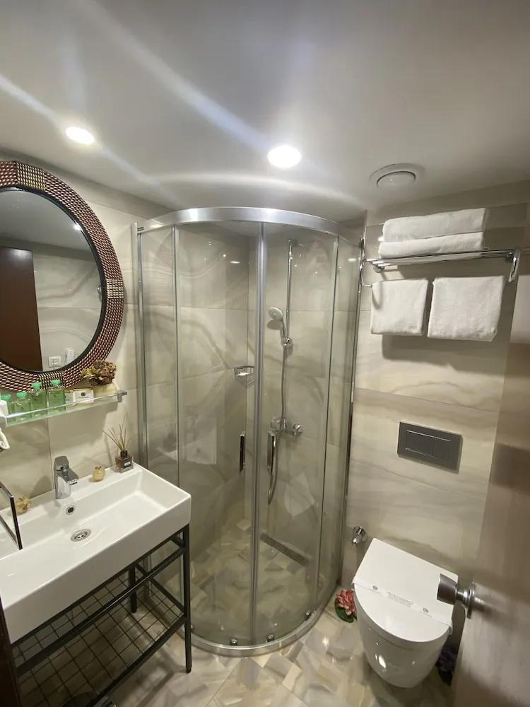 Standard Tek Büyük veya İki Ayrı Yataklı Oda