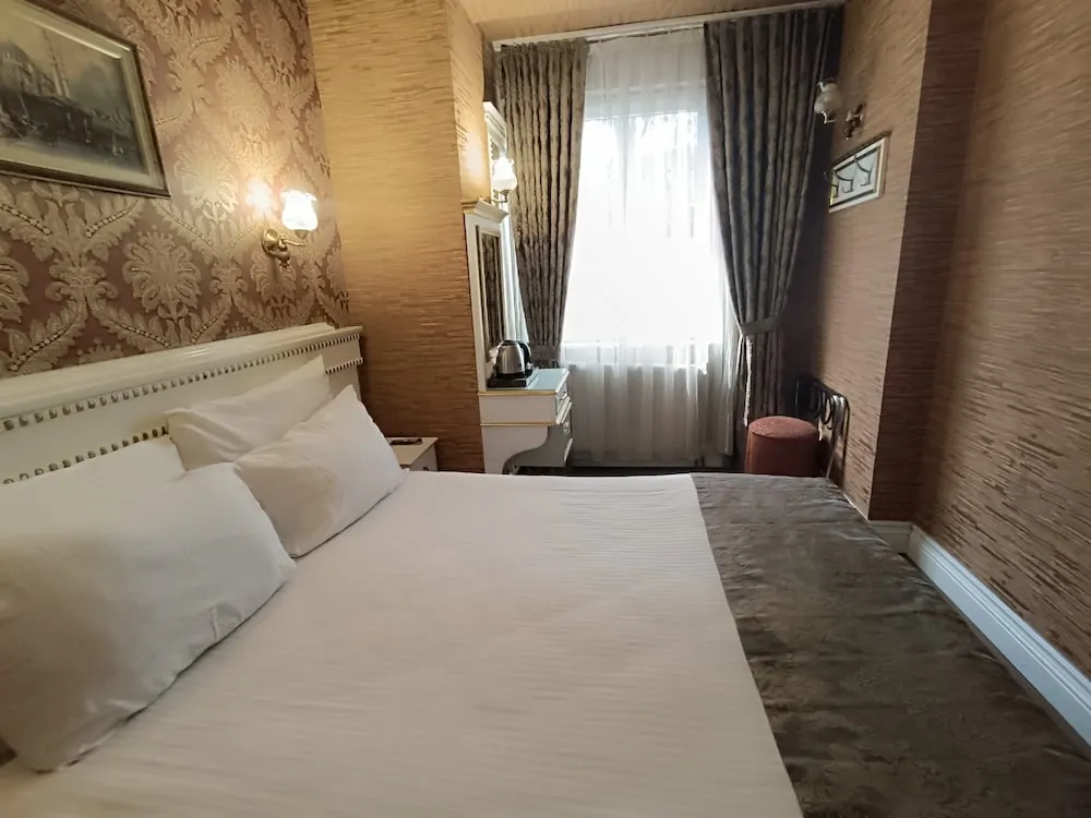 Tek Büyük veya İki Ayrı Yataklı Oda