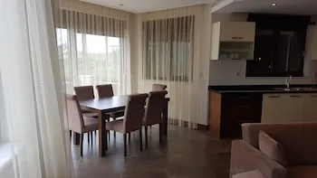 Cristal Villalar