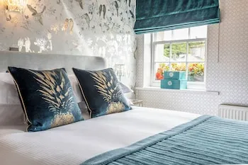 Georgian House Hotel