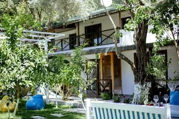 Lagoon Boutique Hotel