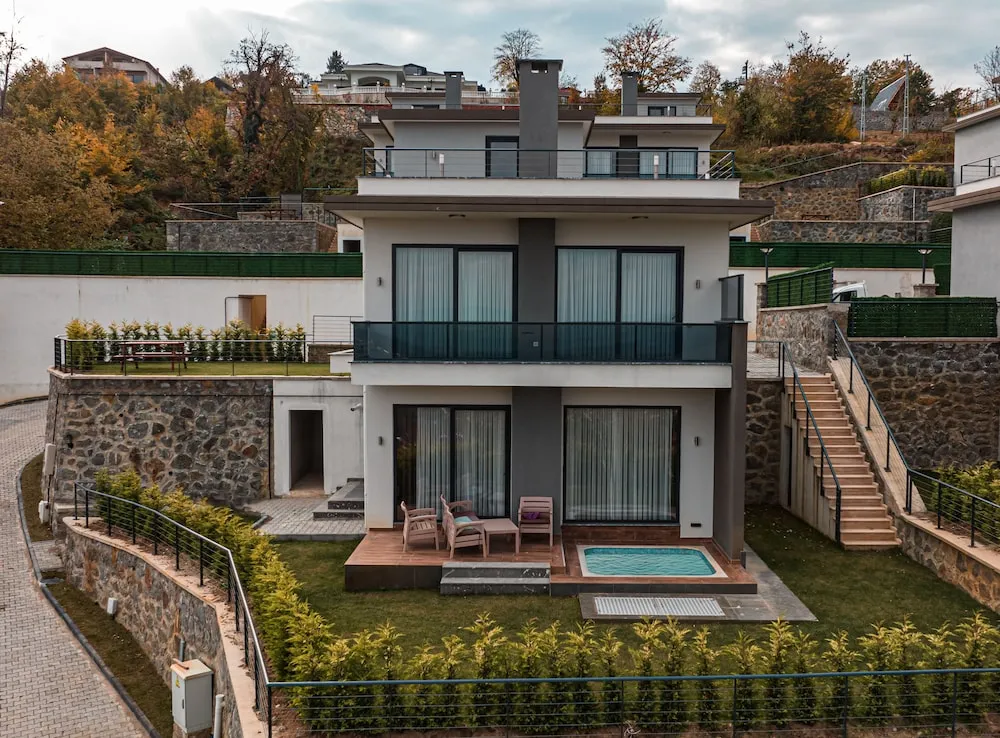 Villa Nevras Lake View 2+1 No priv. pool