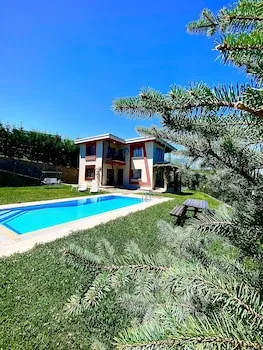Nevras Resort
